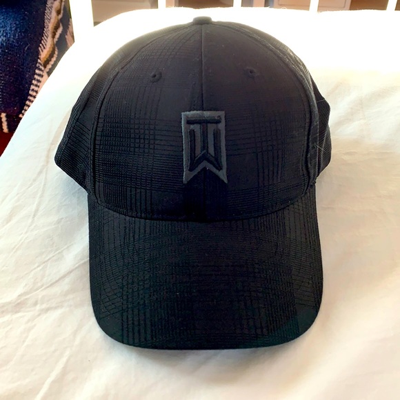 Nike Tiger Woods collection hat - Picture 1 of 3